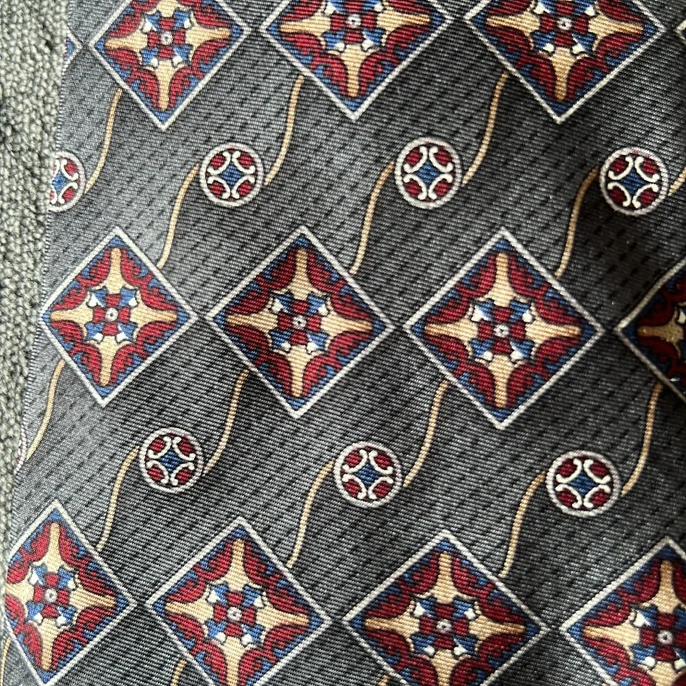 Designer Ties Set of 3! - Picture 2 of 11